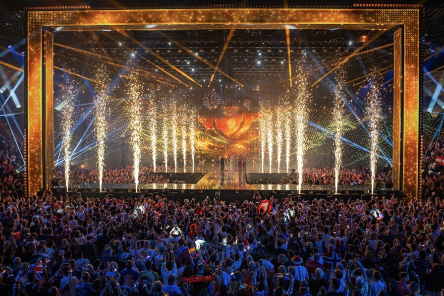 Pyro- und Special Effects verstärken das Finale eines ESC-Acts.