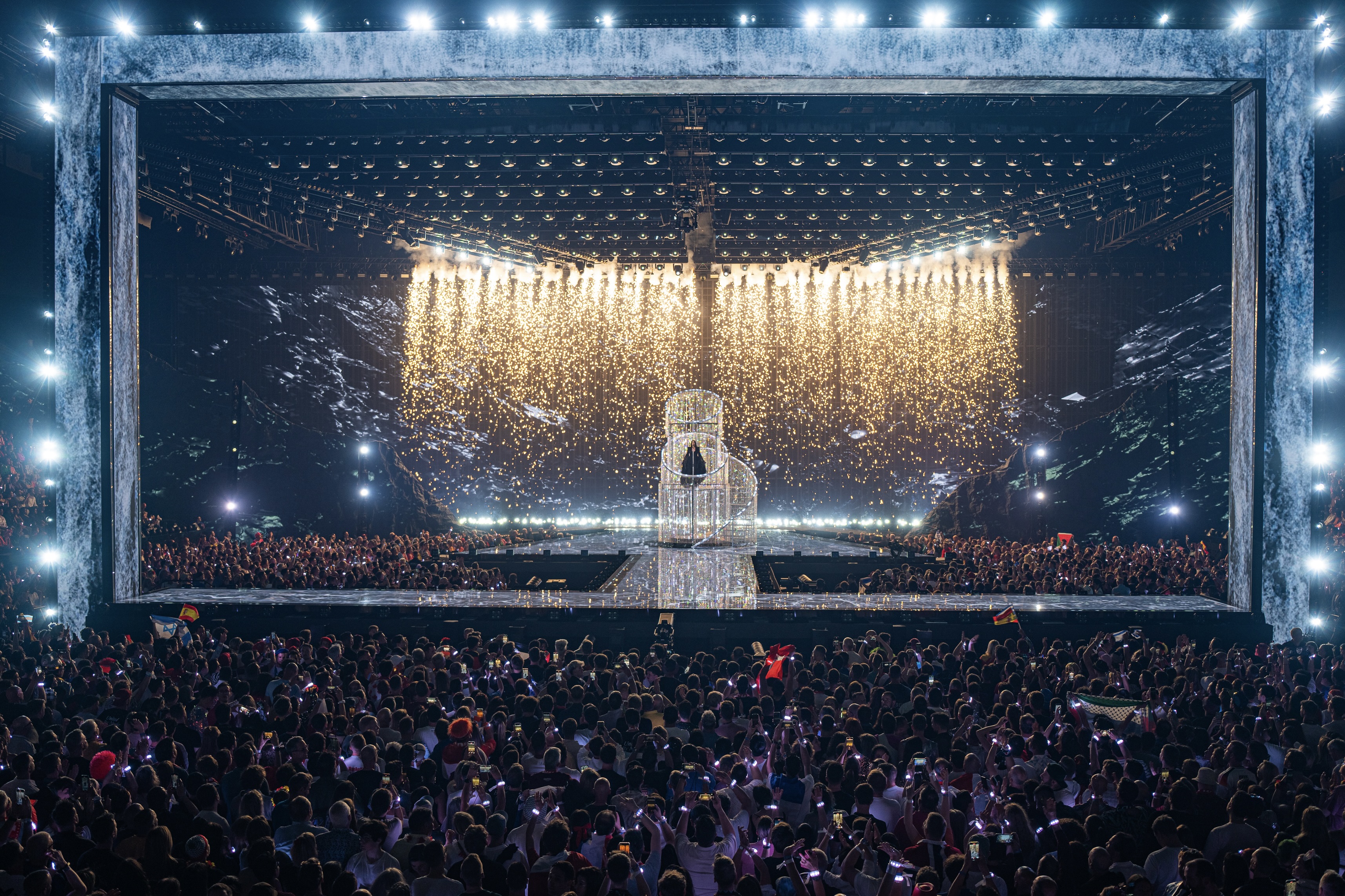 Pyro- und Special Effects begleiten eine internationale Live-Übertragung mit Millionenpublikum.