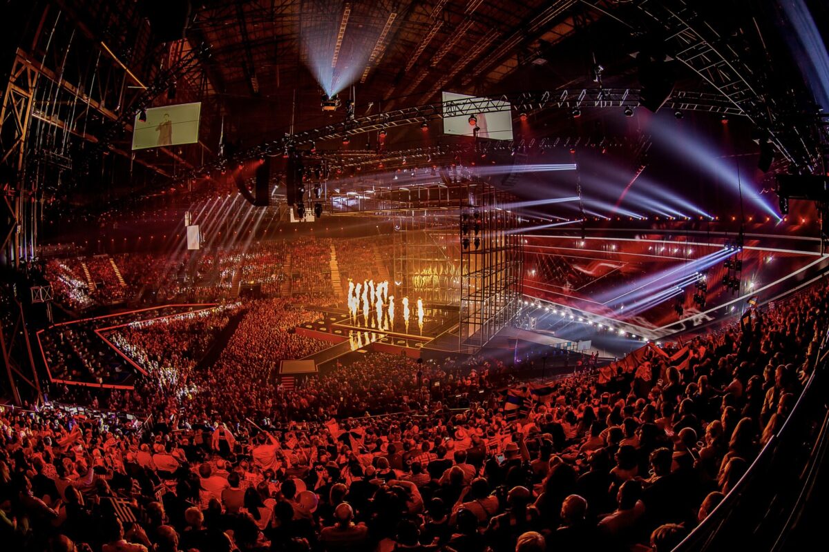 Pyroeffekte markieren das Finale einer ESC-Showsequenz in Kopenhagen.