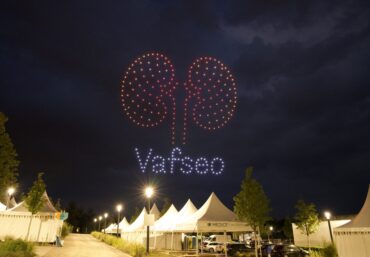 Drohnenshow Finale Licht Explosion Himmel Firmenfeier