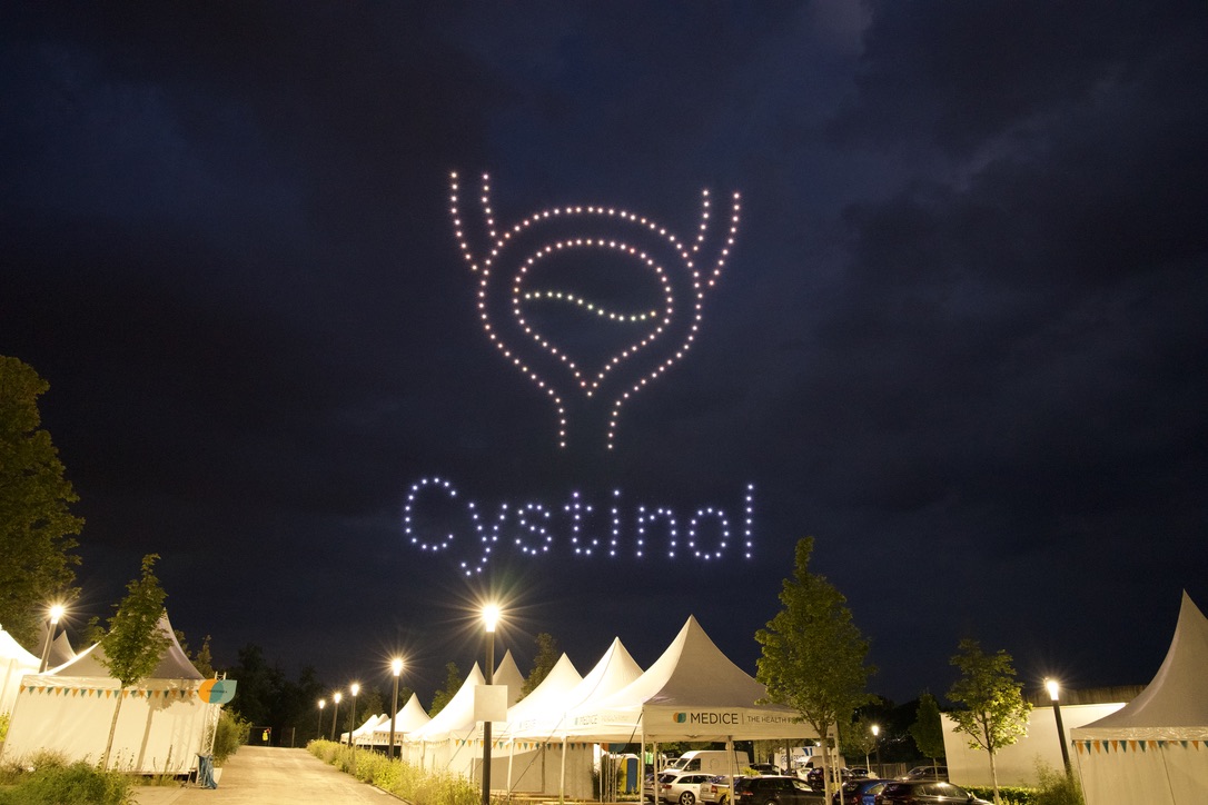 Drohnenshow Deutschland Firmenjubiläum Lichtpunkte Himmel