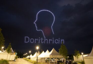 Drohnenshow mit abstrakten Formen Lichtanimation Event Deutschland